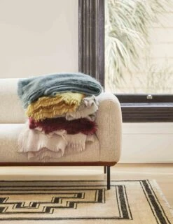 Aimee Mohair Throw -Household Supplies Shop 20200220 fad collection1979 site crop 6c45368d 5924 4d13 929f ac3919ee295e