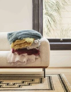 Aimee Mohair Throw -Household Supplies Shop 20200220 fad collection1979 site crop d744448b 66d6 4fa8 8bcc be801216d487