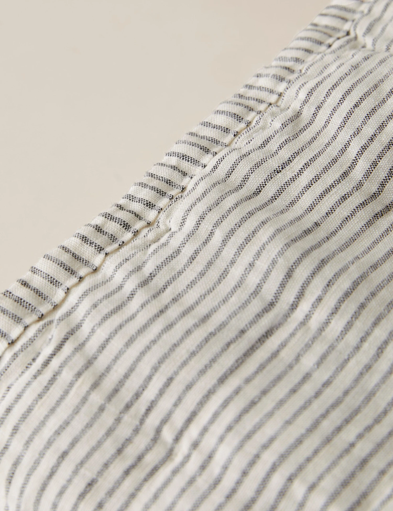 Lammin Linen Quilted Coverlet By Sarah Sherman Samuel 9 Lammin Linen Quilted Coverlet By Sarah Sherman Samuel - Image 7