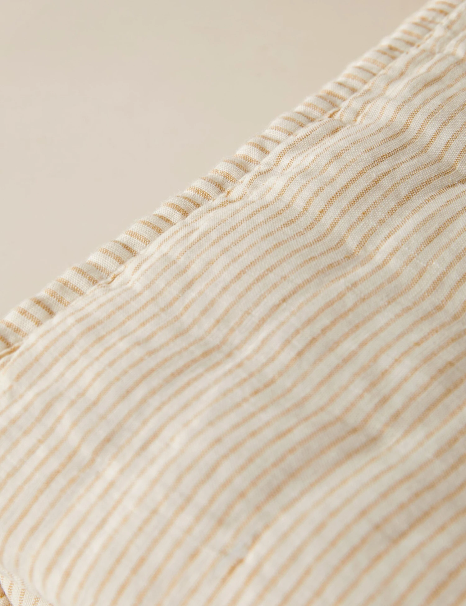 Lammin Linen Quilted Coverlet By Sarah Sherman Samuel 17 Lammin Linen Quilted Coverlet By Sarah Sherman Samuel - Image 15