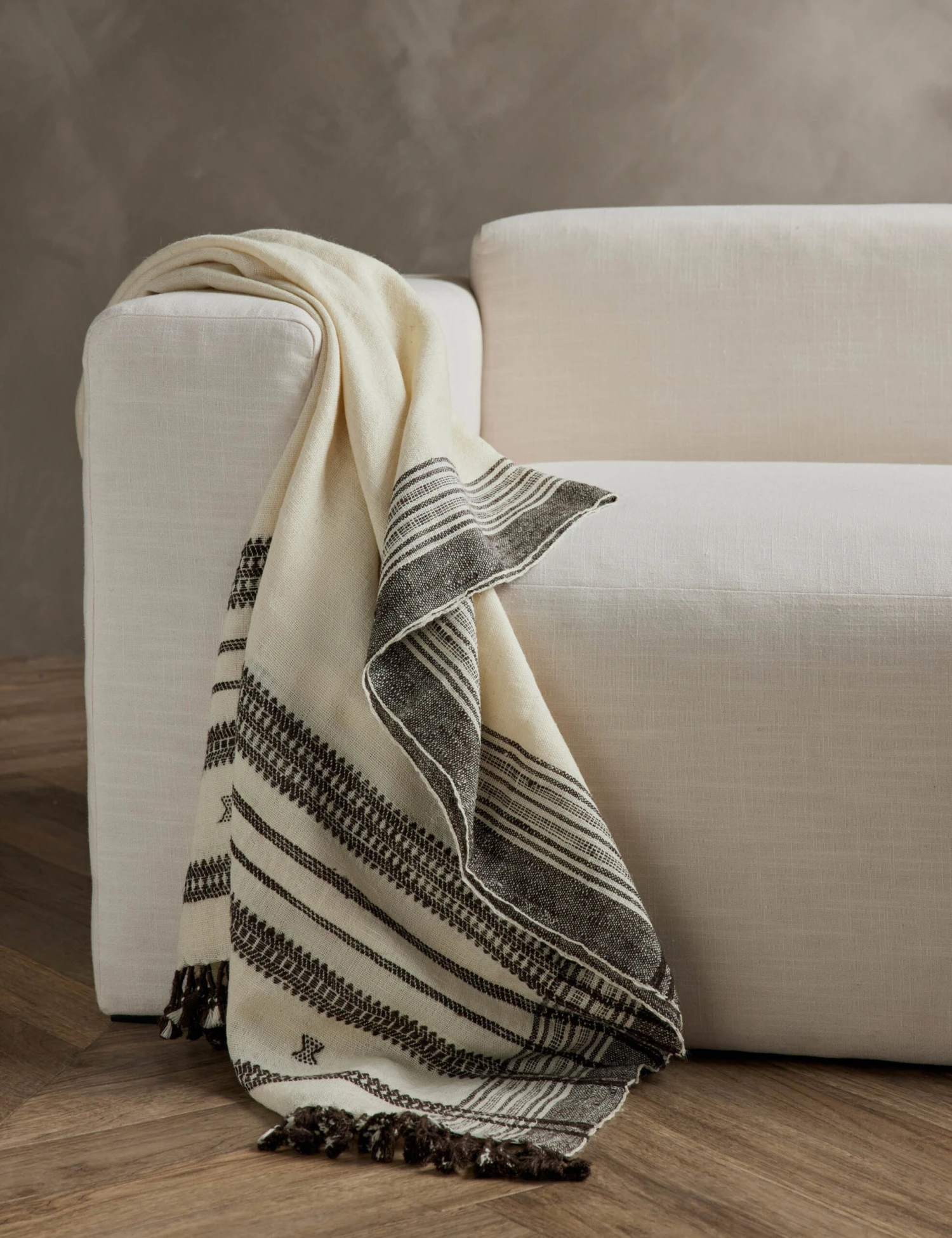 Manorma Throw 4 Manorma Throw - Image 2