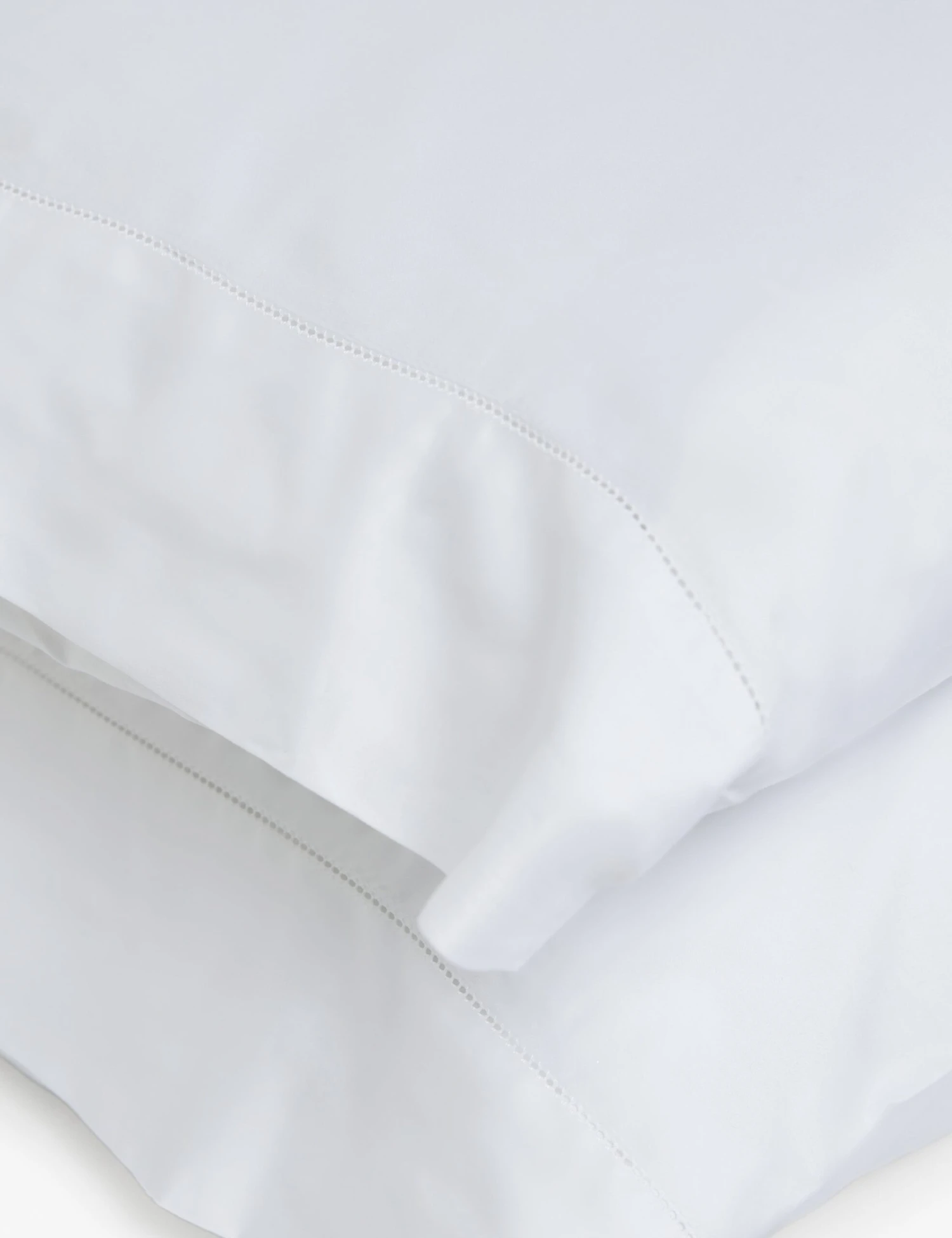 Savion Organic Cotton Pillowcases (Set Of 2) 4 Savion Organic Cotton Pillowcases (Set Of 2) - Image 2