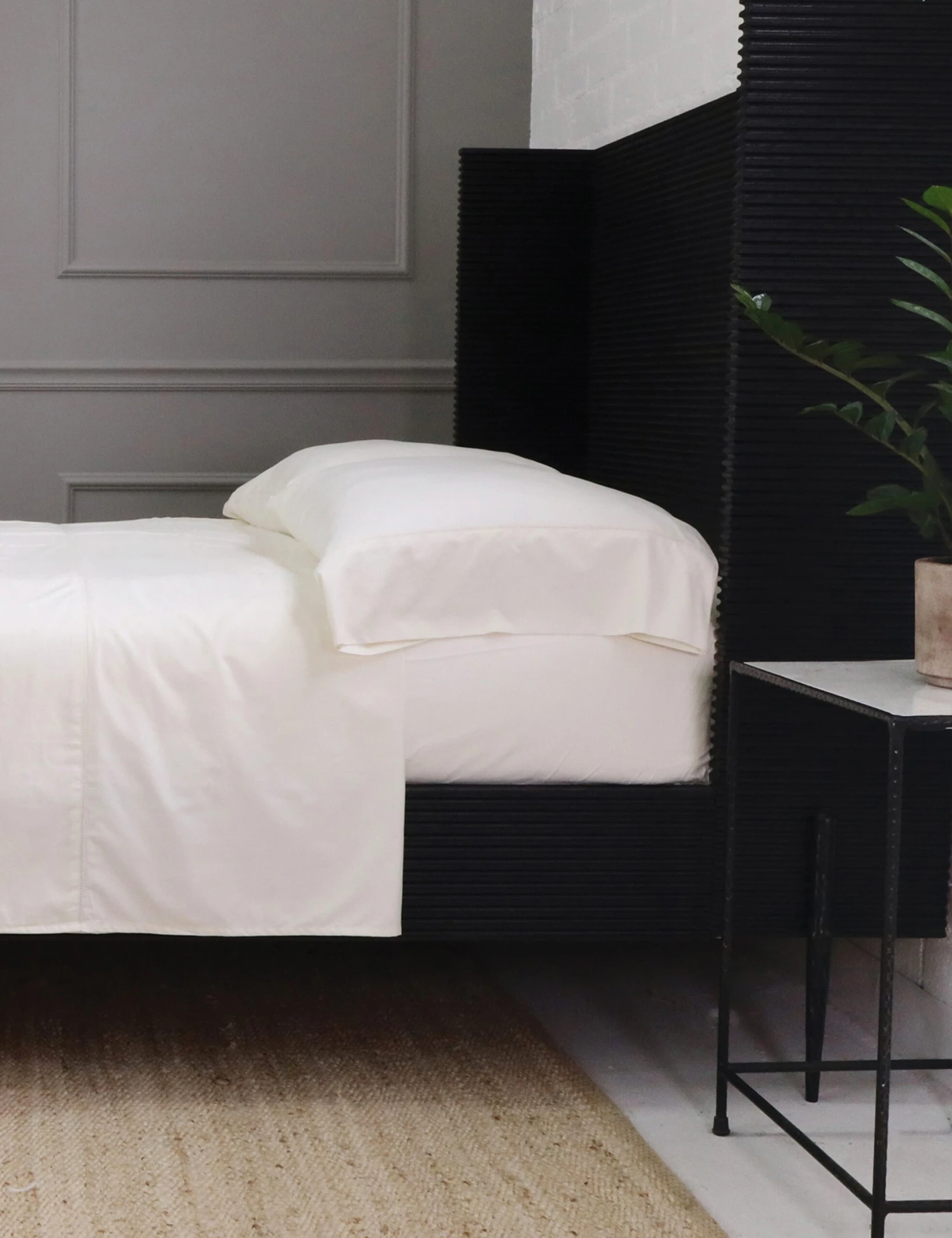 Classico Hemstitch Cotton Sateen Sheet Set By Pom Pom At Home 4 Classico Hemstitch Cotton Sateen Sheet Set By Pom Pom At Home - Image 2