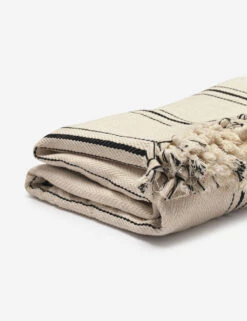 Monte Viso Bed Cover By House No. 23 13 Monte Viso Bed Cover By House No. 23 -Household Supplies Shop dulca bed cover 3 37cc62ea efb7 417a 80b7 8580debc6c1d